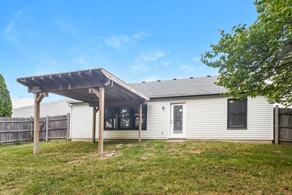 Building Photo - 8835 Youngs Creek Ln