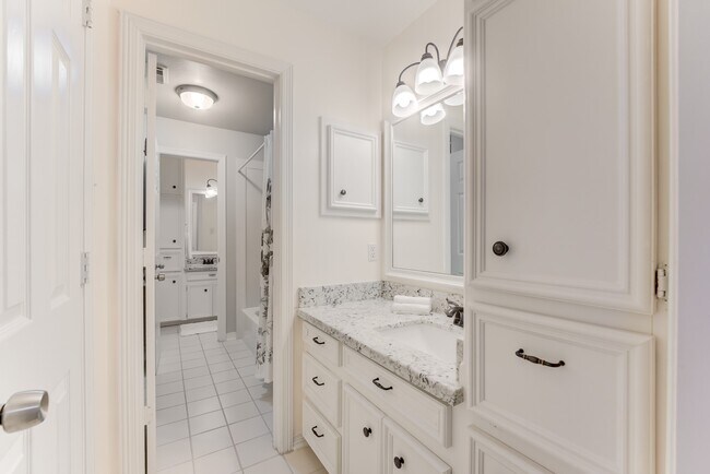 Building Photo - 130 E Capstone Cir