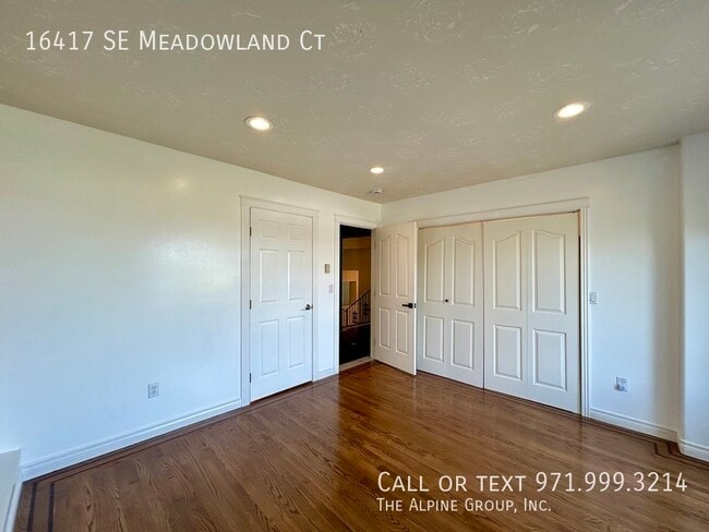 Building Photo - 16417 SE Meadowland Ct