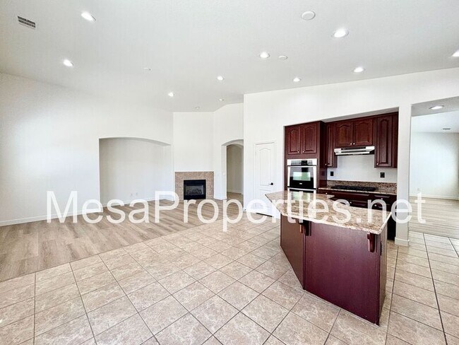 Building Photo - 15818 Iron Canyon Ln