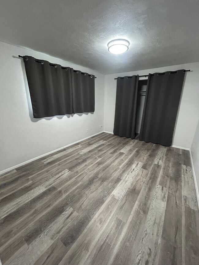 Building Photo - 2255 Shadylane Dr