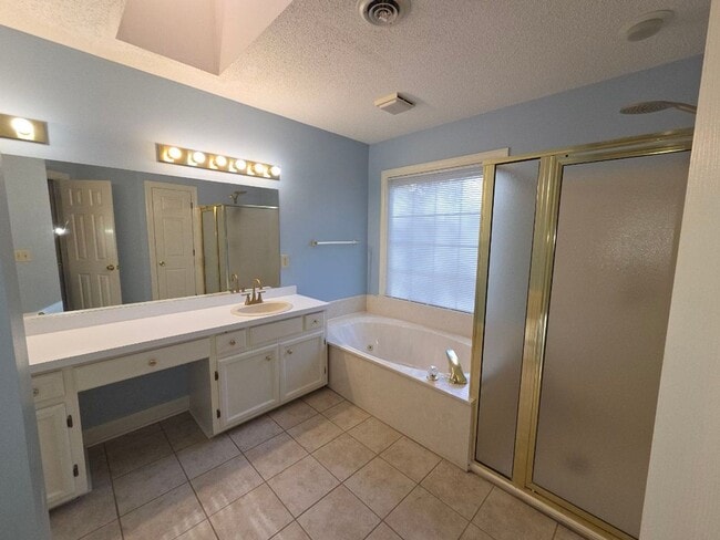 Building Photo - 234 N Marion Dr