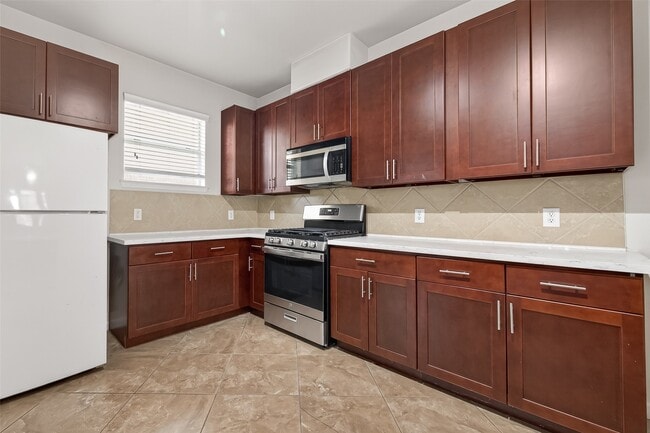 Building Photo - 21711 Crest Peak Way