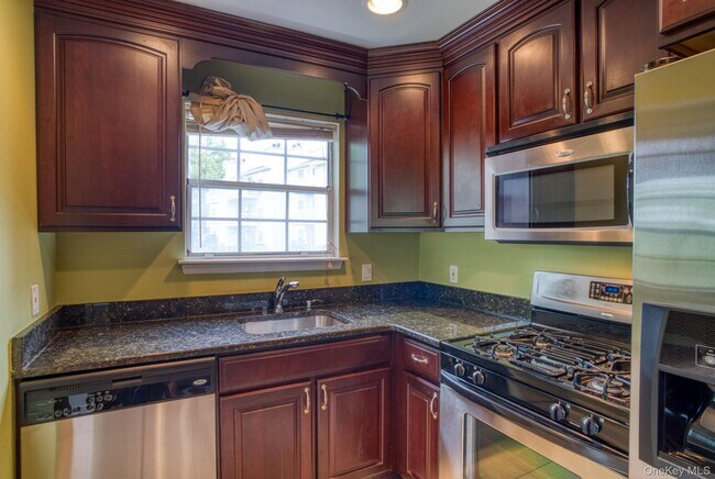 Building Photo - 9 Lexington Hills Rd