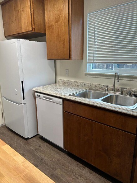 Building Photo - 507 Trinity Ave