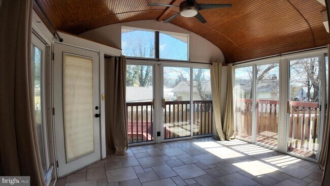 Building Photo - 4419 Renn St