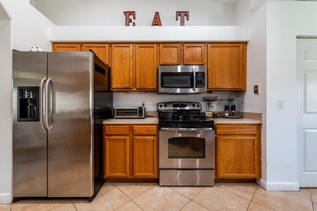 Building Photo - 14510 Paddock Dr