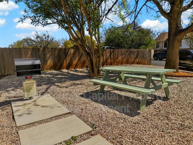 Building Photo - 3432 Willowrun Dr