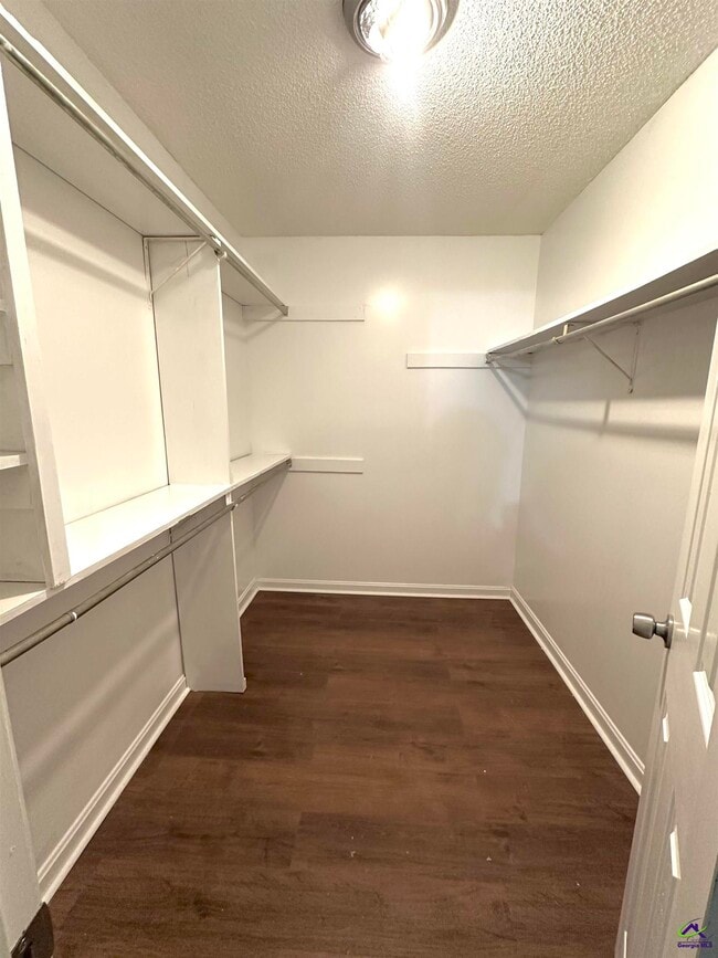 Building Photo - 106 Country Wood Trail