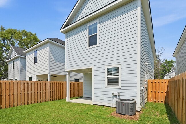 Building Photo - Lowcountry Charm Meets Modern Living -- New Construction in Savannah