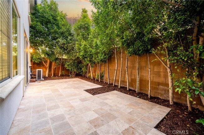 Building Photo - 210 Desert Bloom