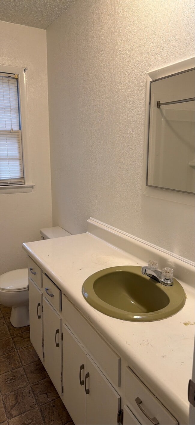 Building Photo - 2721 Clayton Dr NW