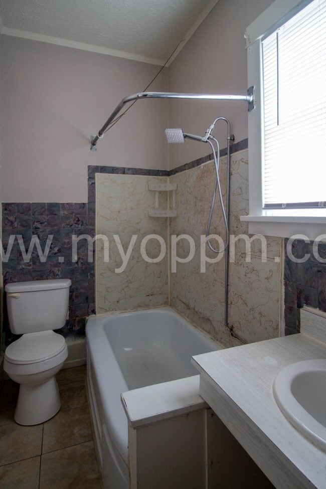 Building Photo - PRINZ 1020 N 32 St