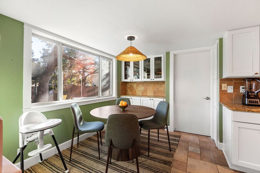 Building Photo - 2922 Sky Cliff St