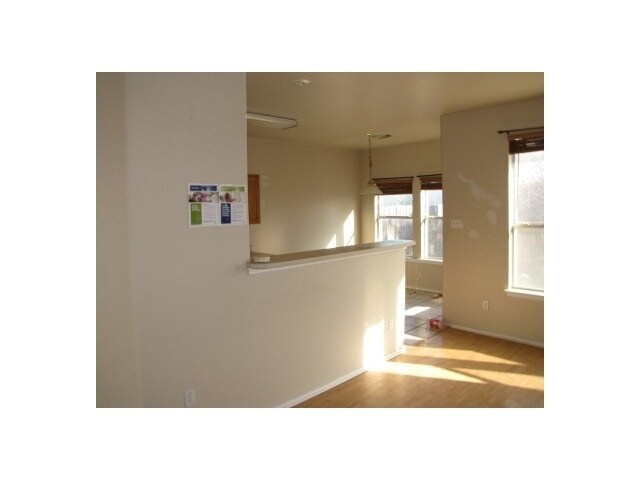 Building Photo - Nice Duplex in Round Rock