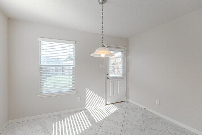 Building Photo - 21611 Falvel Misty Dr