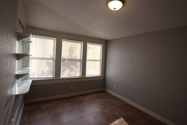 Building Photo - Coming Soon! Charming 3 bedroom home in the Heart of Tyler!!