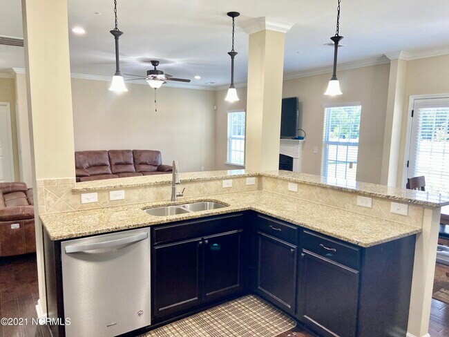 Building Photo - 3436 Flora Dr