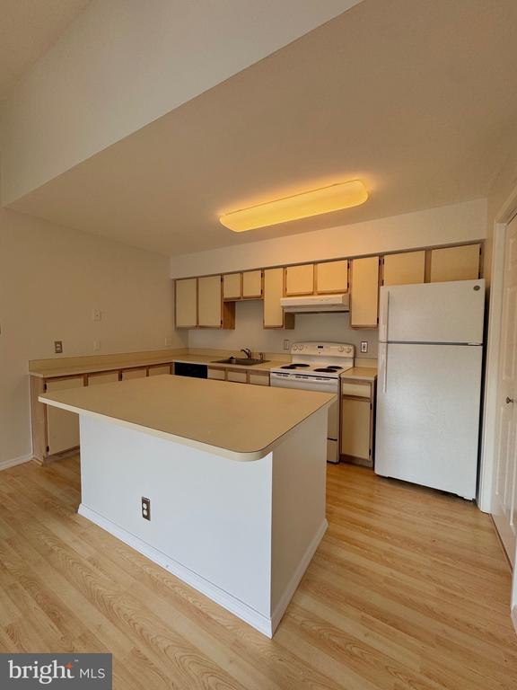 Building Photo - 3306 Wyndham Cir