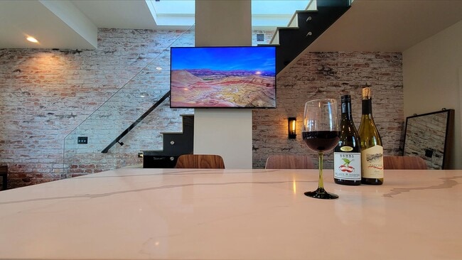 Building Photo - Station House Suite B is a stunning 2 bedr...