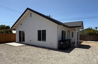 Building Photo - $150 Amazon Gift Card Move in Special - Sm...