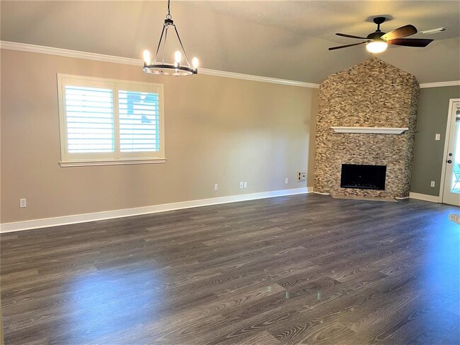 Building Photo - 15122 Red Cedar Cove Ln