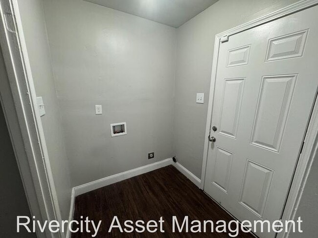 Building Photo - 3219 Holly Berry Dr