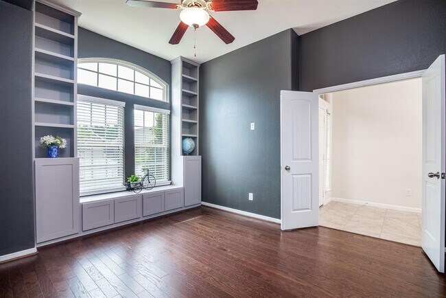 Building Photo - 14014 Sand Ridge Crossing