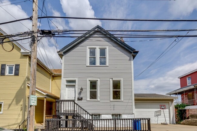 Building Photo - 925 Manton Wy