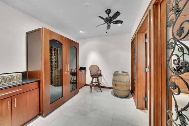 Building Photo - 30 Ritz Cove Dr