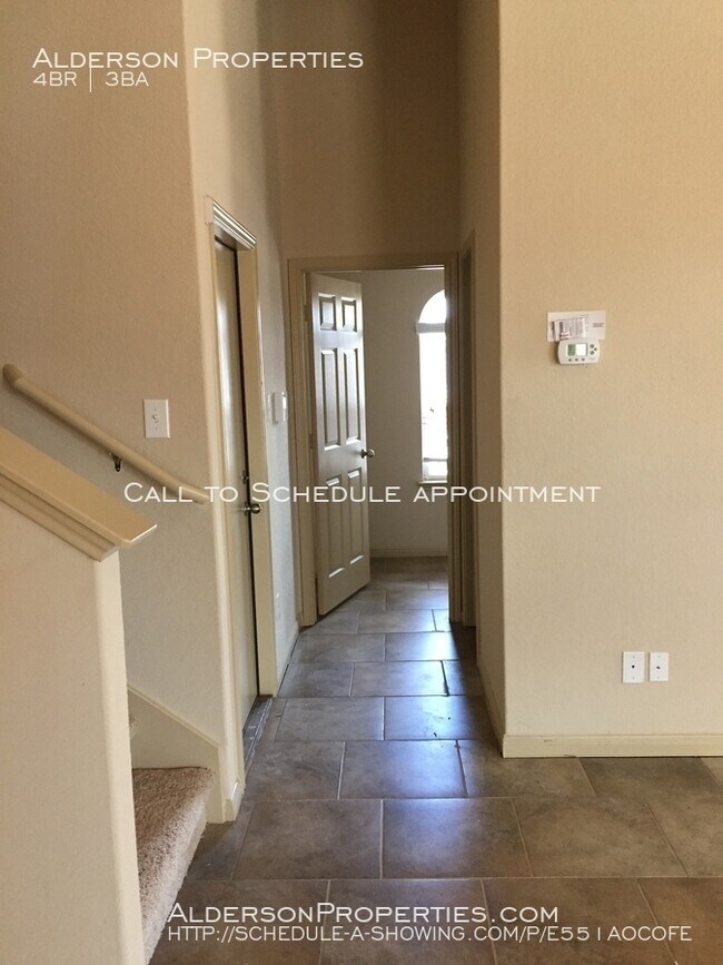 Building Photo - 2240 Hawk Dr