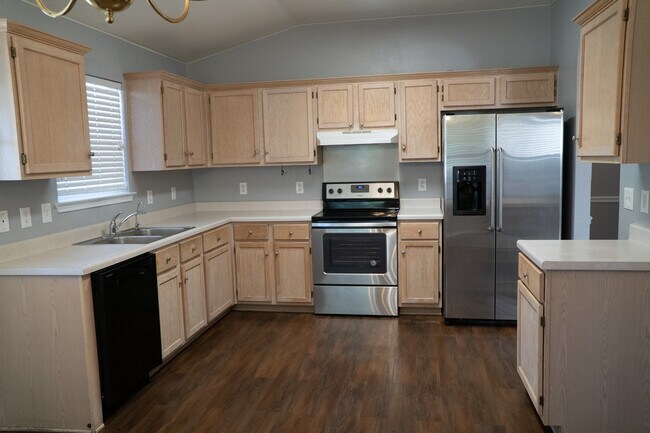 Building Photo - 10610 Tiger Way