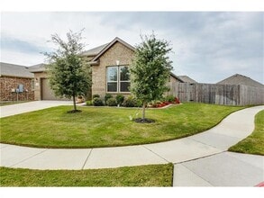 Building Photo - 5633 Ridge Lake Dr