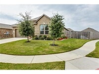 Building Photo - 5633 Ridge Lake Dr