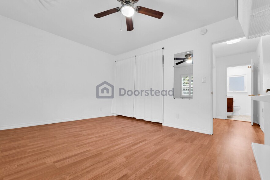 Building Photo - 5835 Bowcroft St