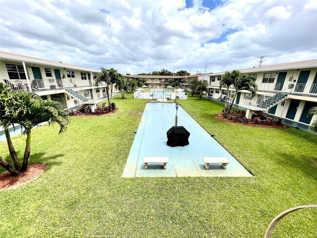 Building Photo - 7401 Pines Blvd