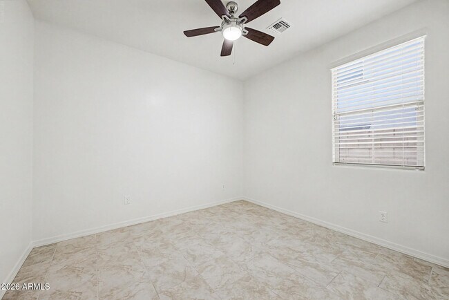 Building Photo - 17239 W Desert Sage Dr