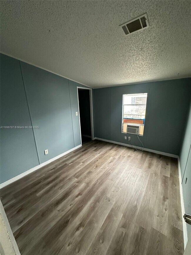 Building Photo - 11863 Atlantic Cir