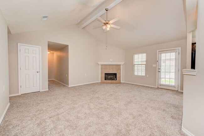 Building Photo - Spacious 4-Bedroom Gem in North Lubbock