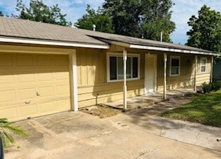 Building Photo - 8717 S Vandalia Ave