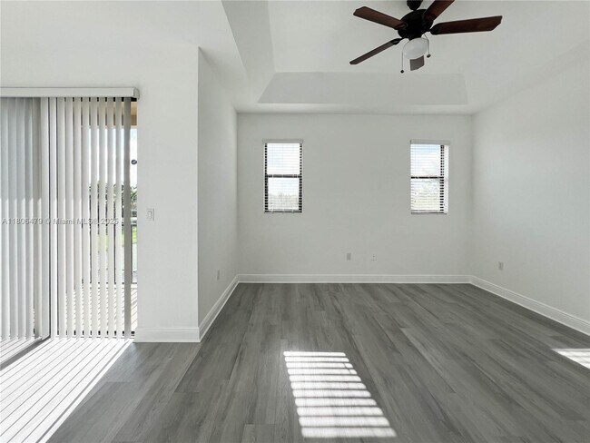 Building Photo - 639 NE 33rd Terrace