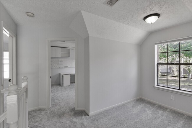 Building Photo - 4527 Natural Bridge Dr