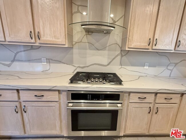 Building Photo - 2701 S Harcourt Ave