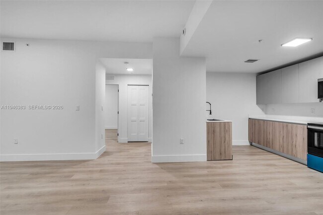 Building Photo - 3728 NW 19th Ave