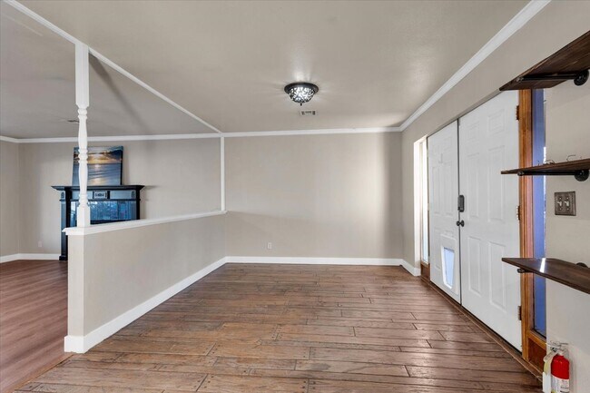 Building Photo - 2008 Franklin Ave