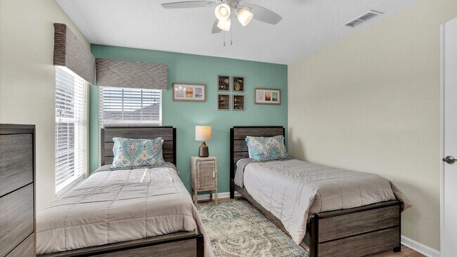 Building Photo - 8176 Fan Palm Way