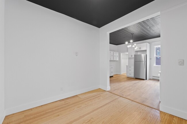 Building Photo - 342 Bramhall Ave
