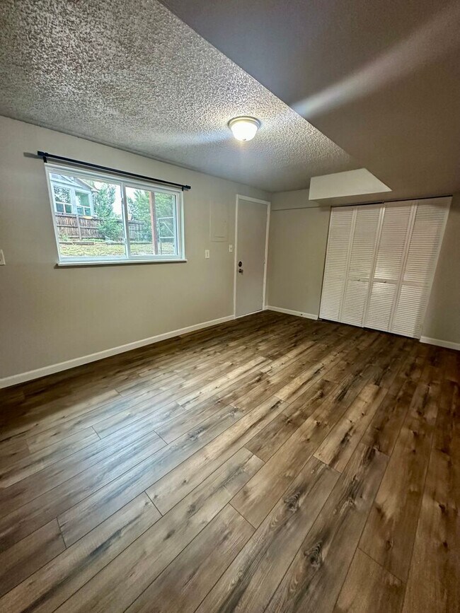 Building Photo - Updated Split-Level Gem | 5BD, 3BA | Large...