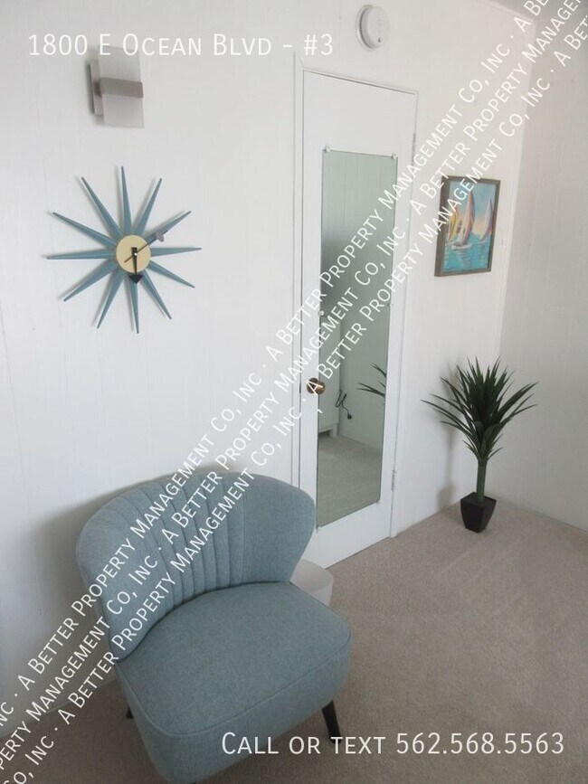 Building Photo - Historic FULLY FURNISHED Mid-Century Moder...