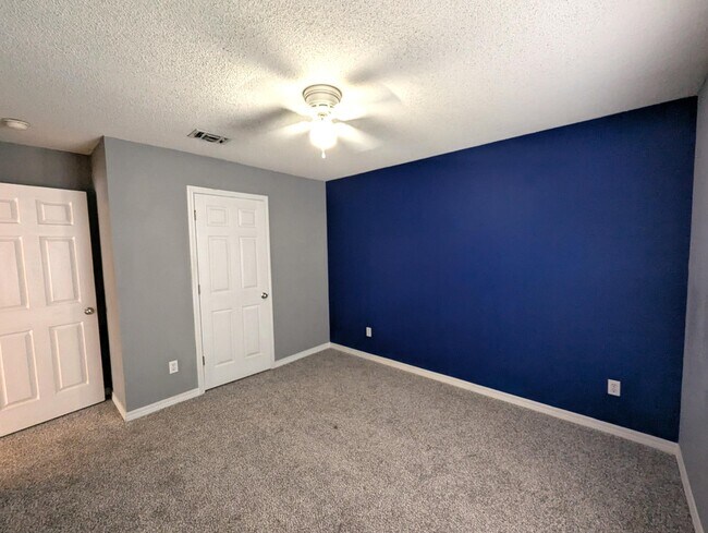 Building Photo - 9451 Pine Lily Ct